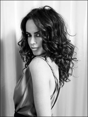 Amy Manson Amy Manson