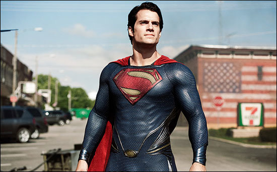 Henry Cavill, como Superman