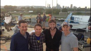 Equipe de produção de X-Men - Dias de Um Futuro Esquecido (da esquerda para a direita): Simon Kinberg, Bryan Singer, Hugh Jackman e Hutch Parker