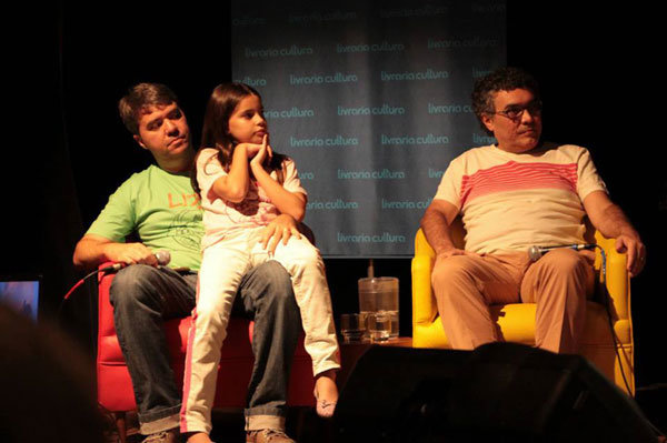 Daniel Brandão com sua filha, Liz, e Flávio Paiva