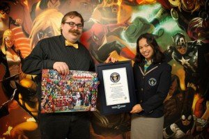 O editor Jordan D. White recebeu o prêmio do Guinness World of Records