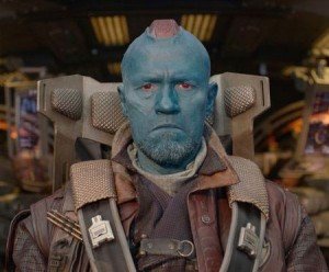 Michael Rooker como Yondu