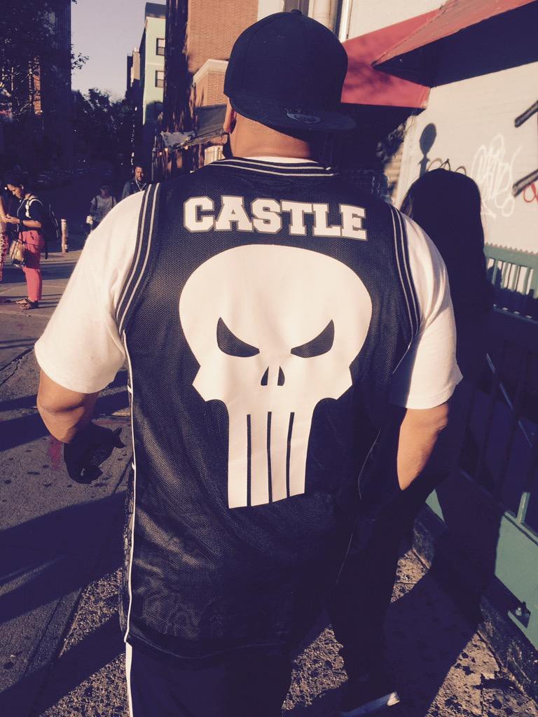 Jon Bernthal como Frank Castle Jon Bernthal como Frank Castle