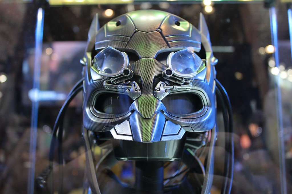 Máscara do Batman criada por Michael Wilkinson